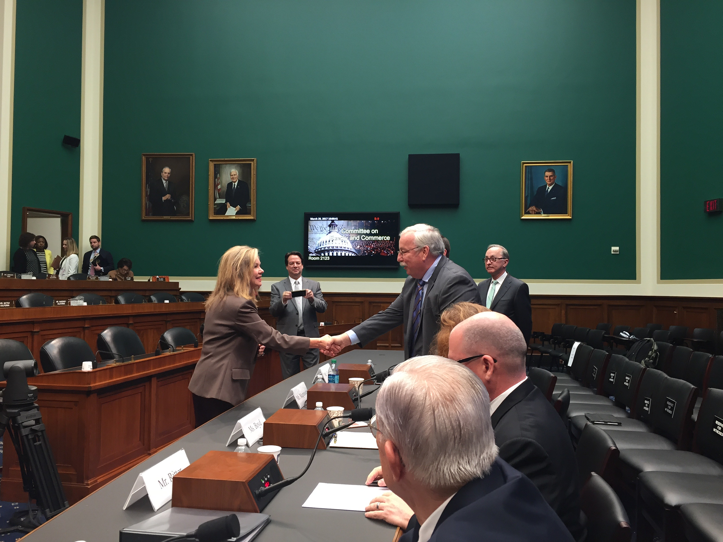 Walt Magnussen presenting to the House of Representatives at the NG911 hearing.